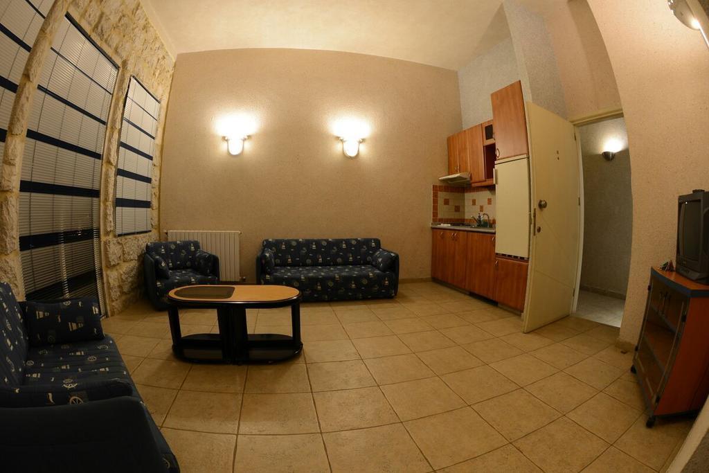 Bauhaus Motel Bsharri Bagian luar foto